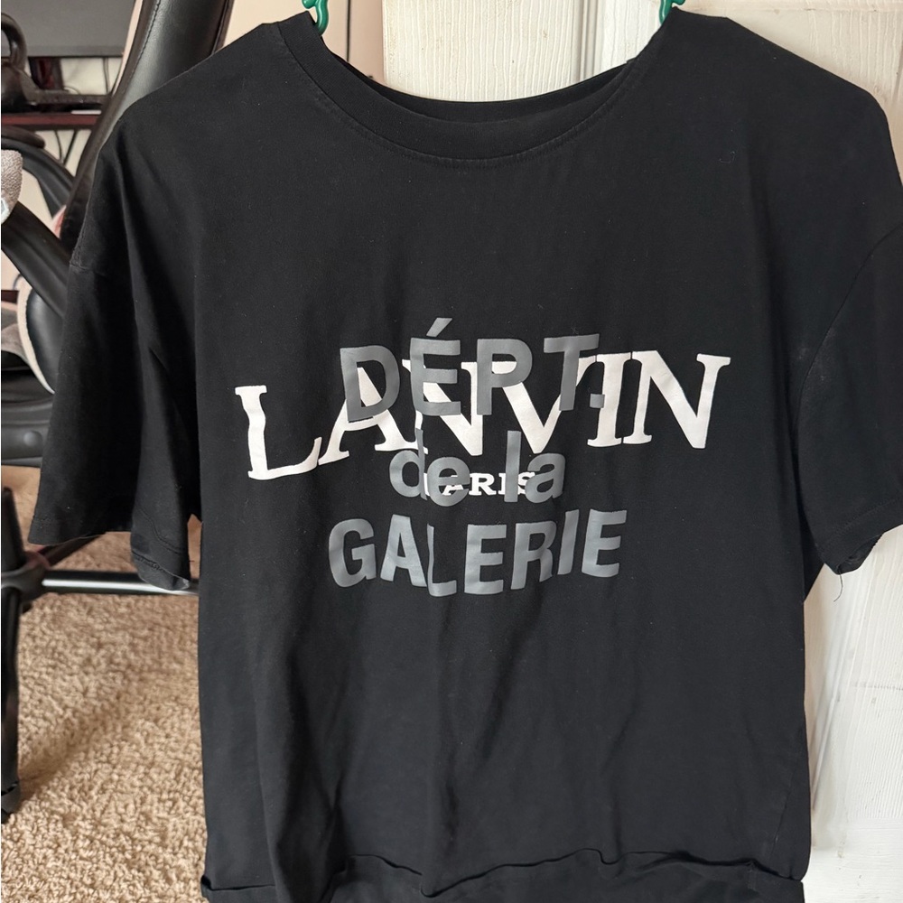 Black gallery dept Graphic Tee